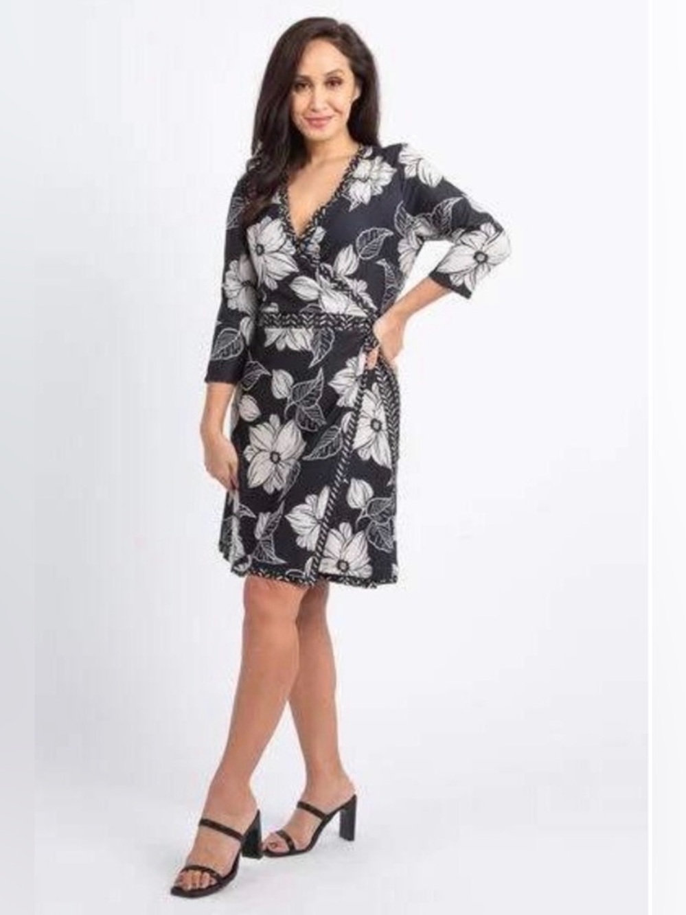 Tribal femme Reversible Wrap Dress - Black and Cream Floral & Tribal Print